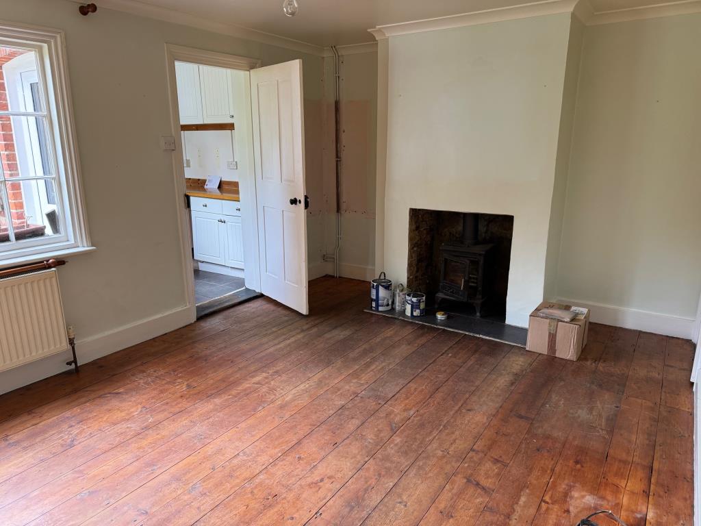 Lot: 24 - SEMI-DETACHED COTTAGE IN RURAL LOCATION - Dining room